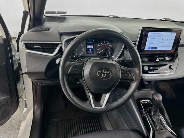 Used 2025 Toyota Corolla SE w/ SE Package image 18