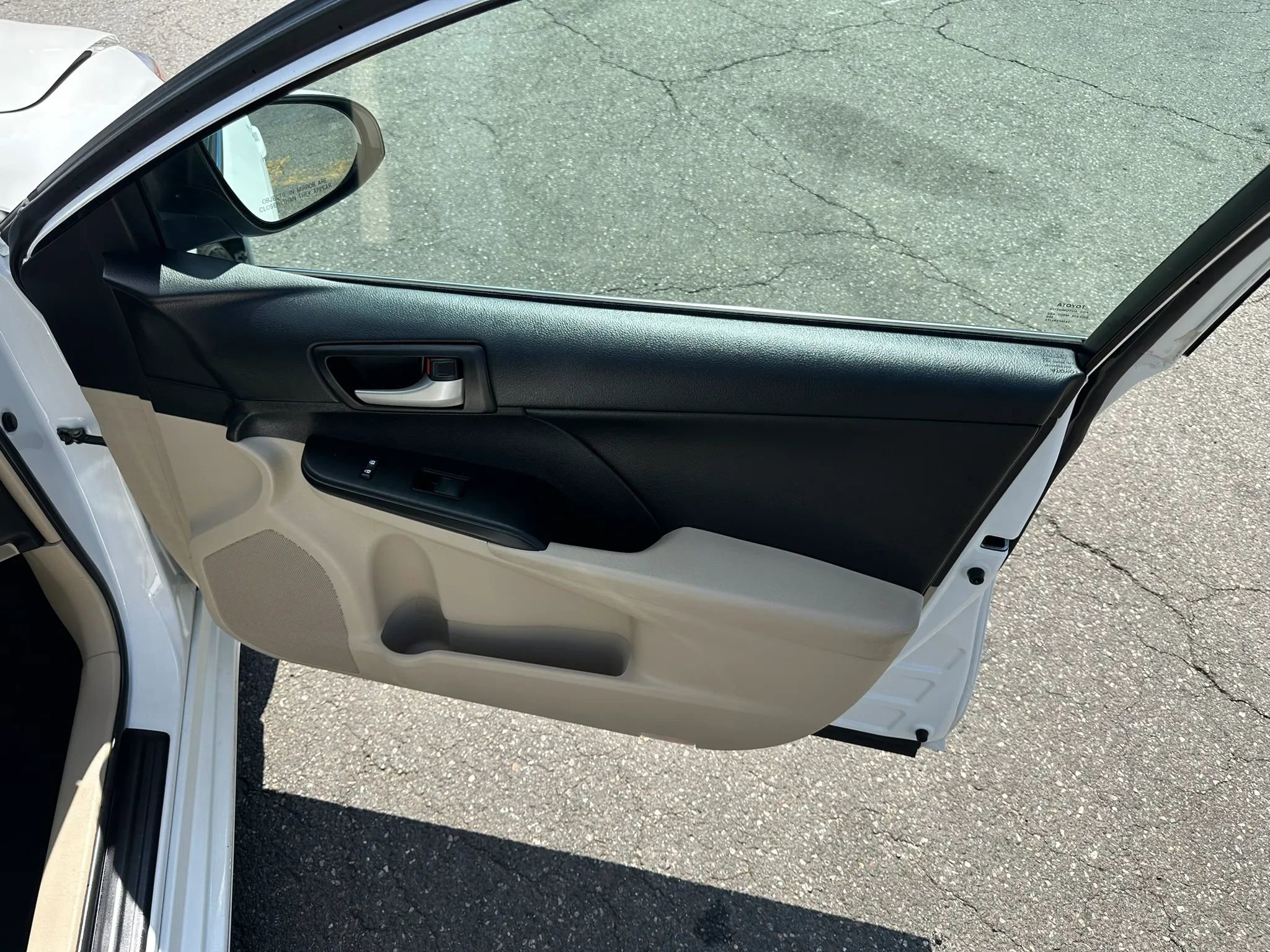 Used 2013 Toyota Camry LE FWD image 30