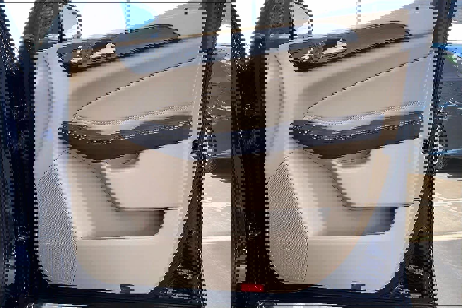 Used 2017 Mercedes-Benz GLE 350 4MATIC w/ Premium 2 Package image 22