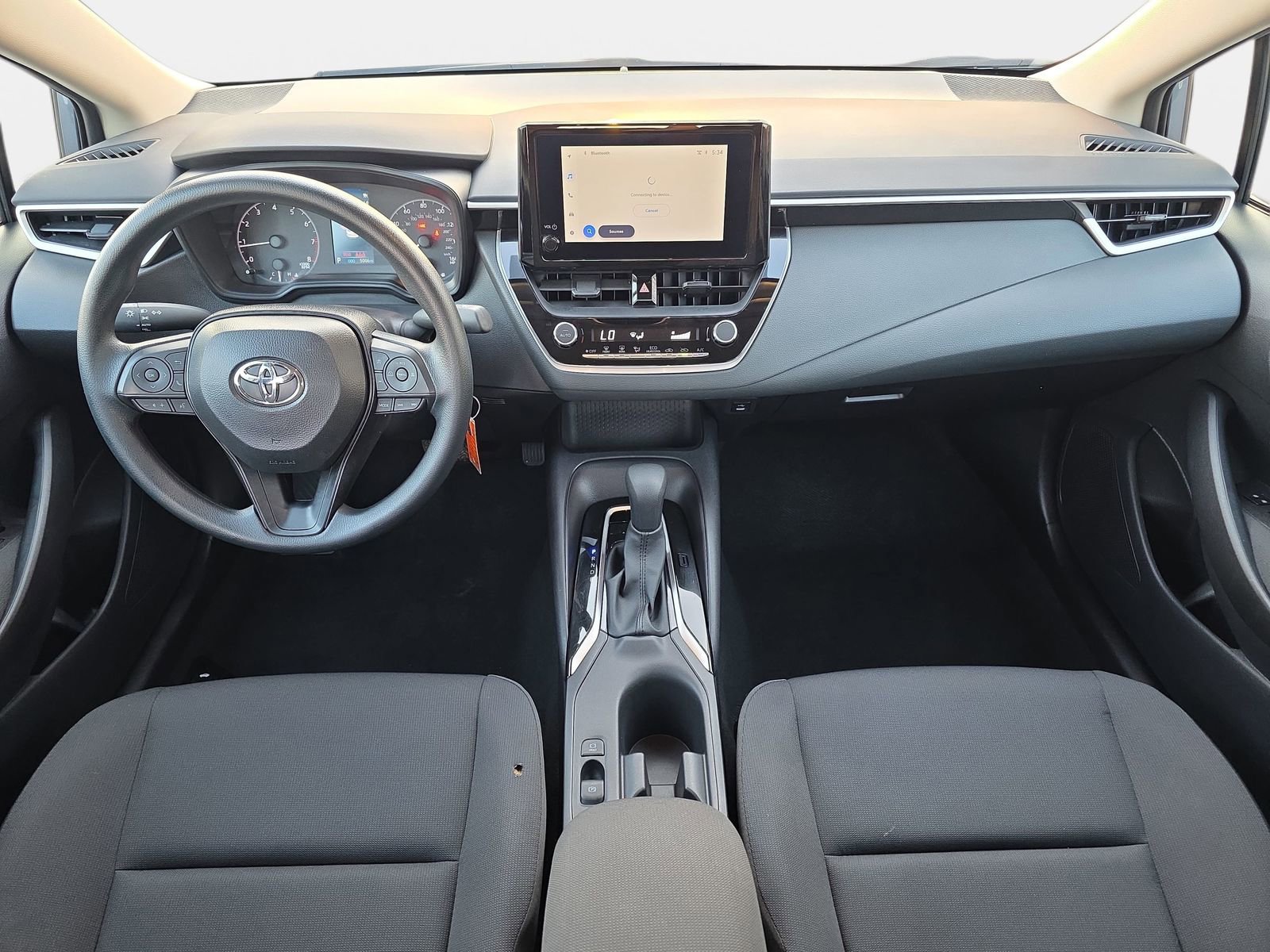 Used 2025 Toyota Corolla LE image 9