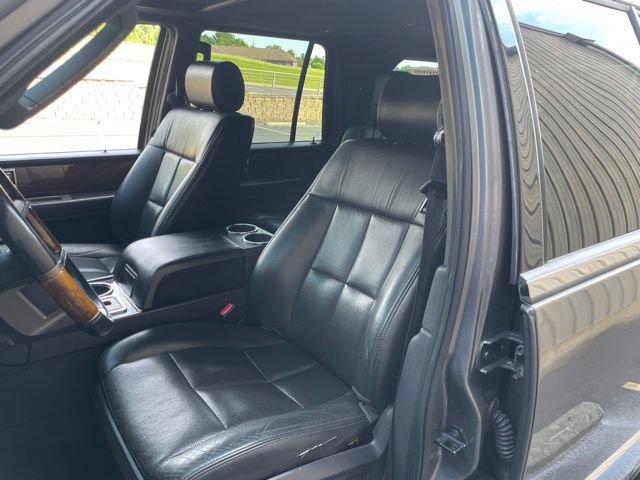 Used 2012 Lincoln Navigator 4WD image 23