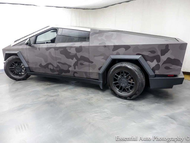 Used 2024 Tesla Cybertruck Cyberbeast AWD/4WD image 9