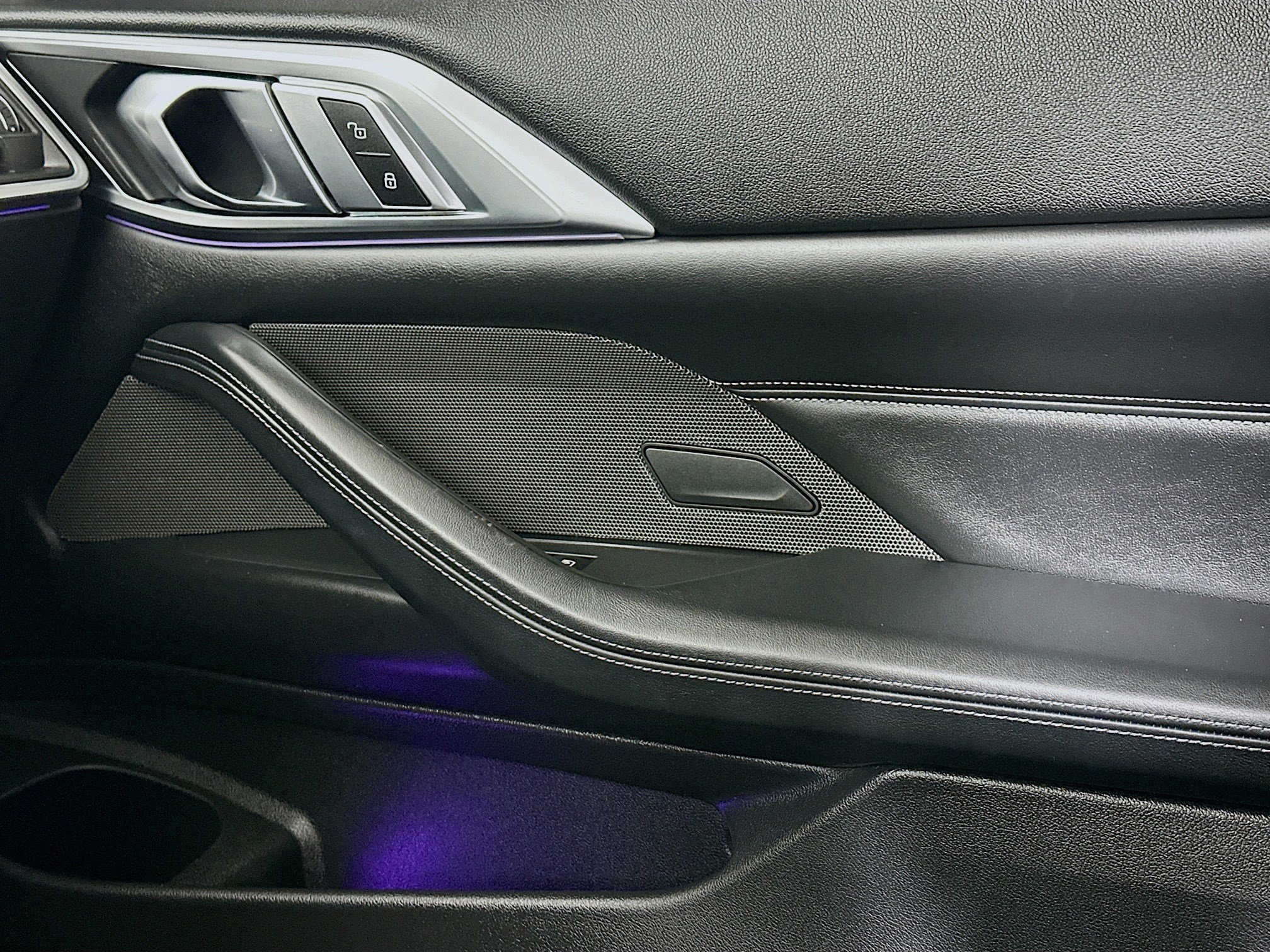 Used 2021 BMW M4 Coupe w/ Executive Package image 17