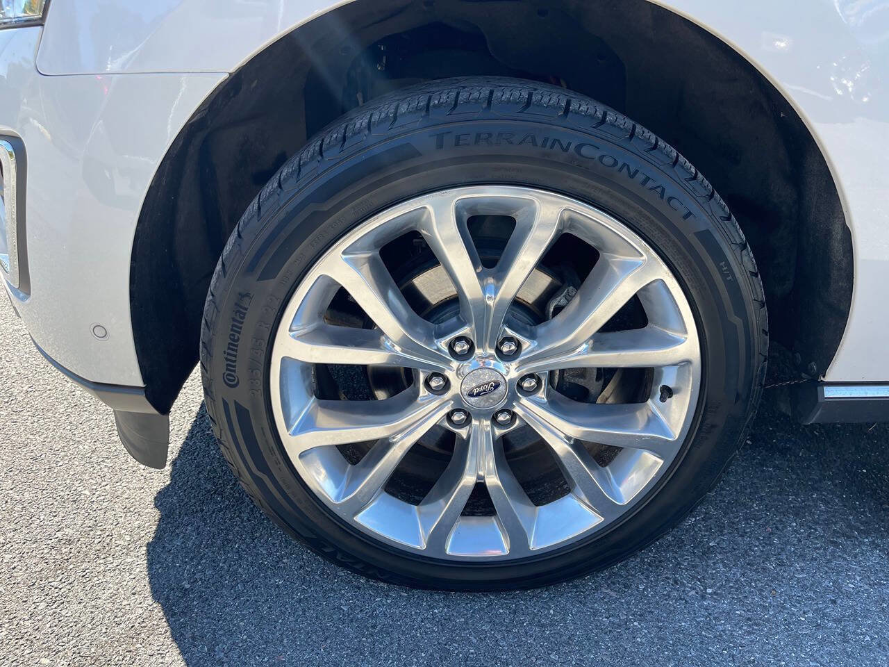 Used 2018 Ford Expedition Max Limited w/ Equipment Group 302A image 16