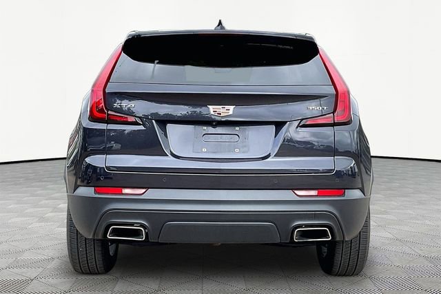 Used 2022 Cadillac XT4 Luxury w/ Cold Weather Package FWD image 6