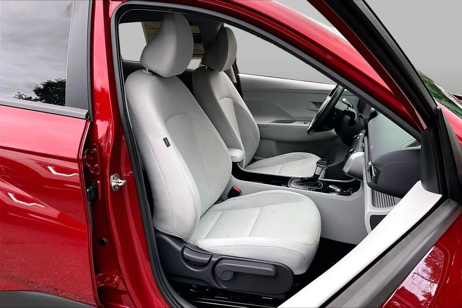 Used 2024 Hyundai Kona SEL FWD image 8