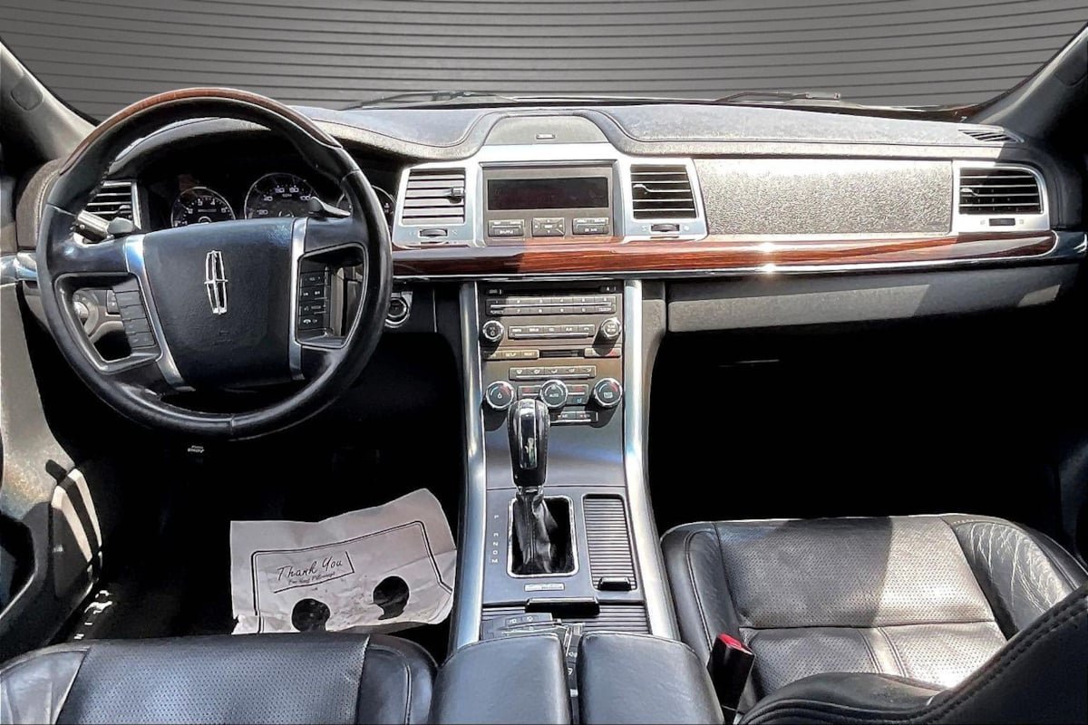 Used 2010 Lincoln MKS FWD image 7