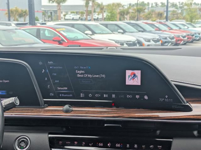 Used 2021 Cadillac Escalade Luxury image 16