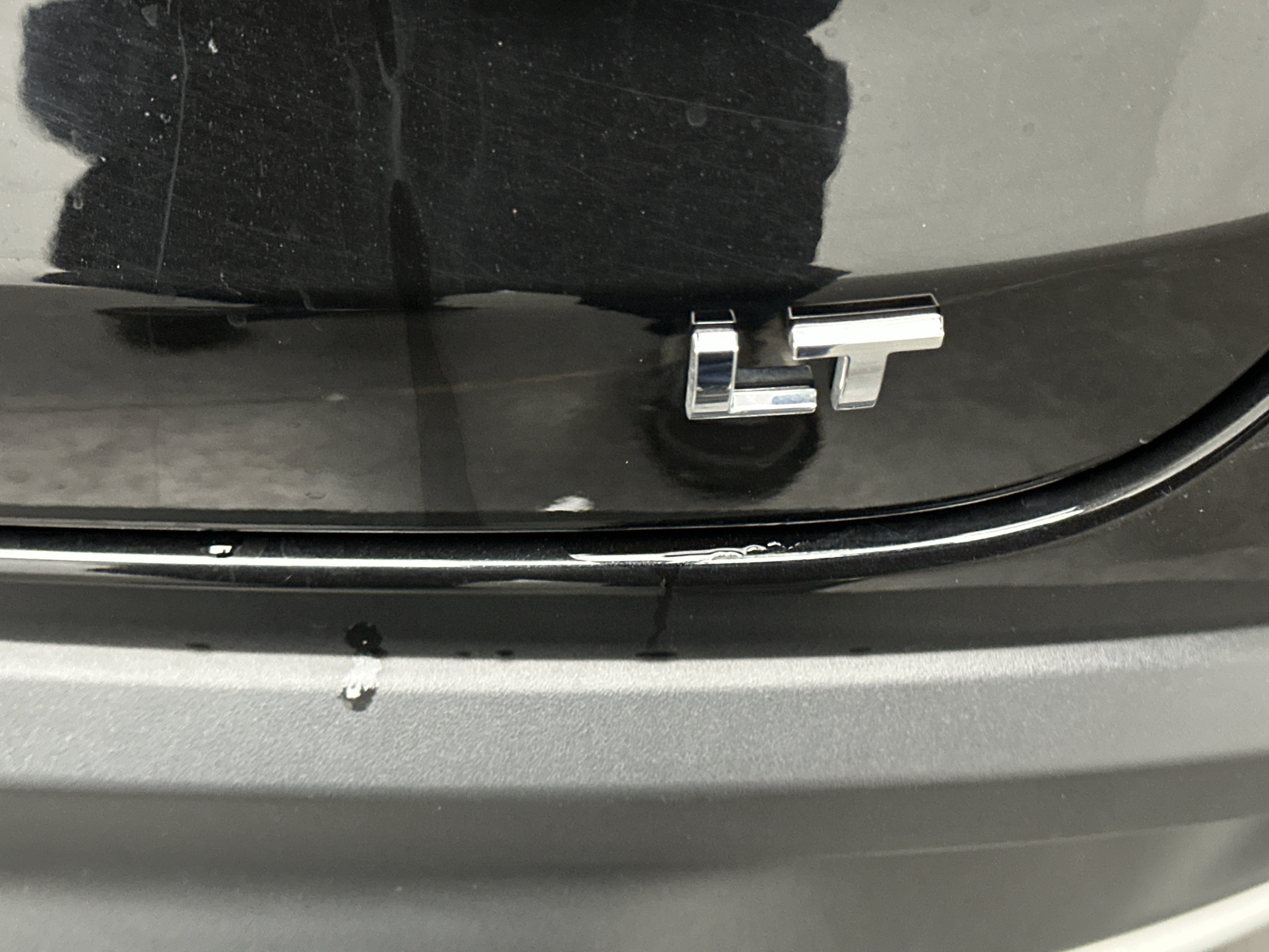 Used 2025 Chevrolet Trax LT FWD image 11