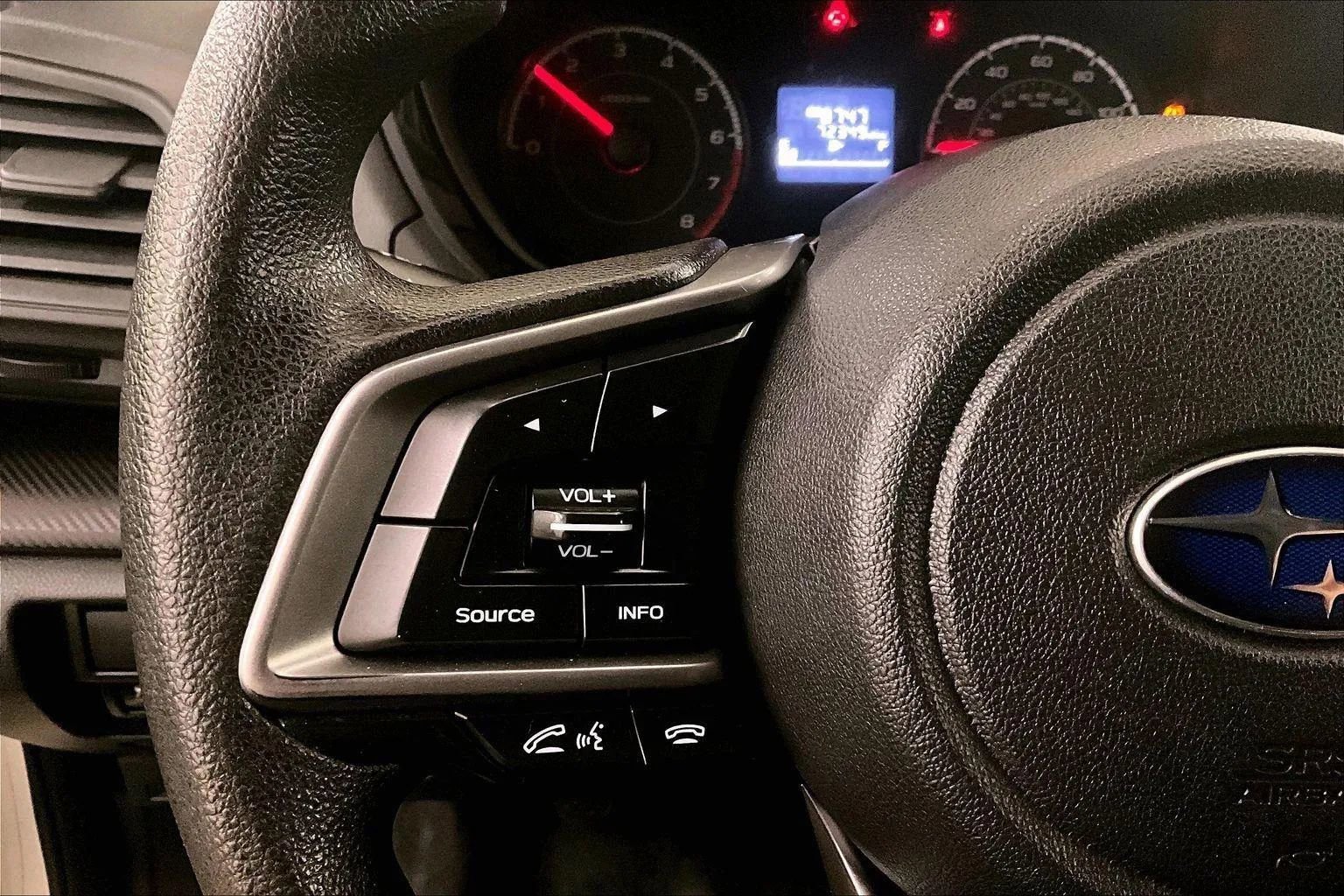 Used 2018 Subaru Crosstrek 2.0i image 17