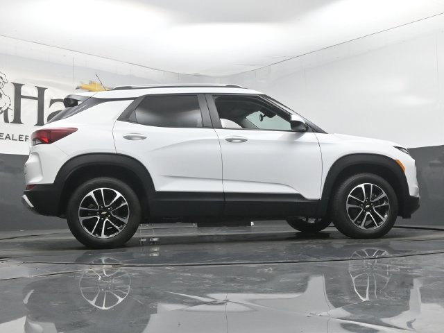 Used 2025 Chevrolet TrailBlazer LT AWD/4WD image 60