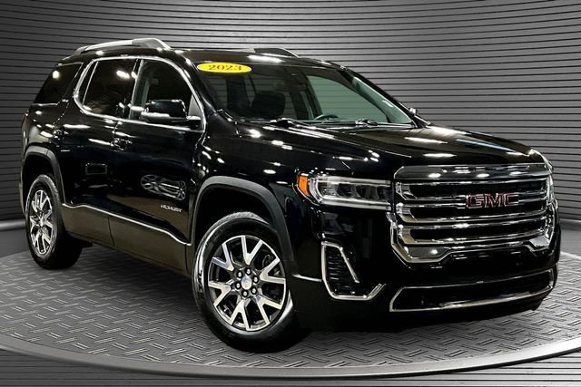 Used 2023 GMC Acadia SLE w/ Driver Convenience Package FWD image 3