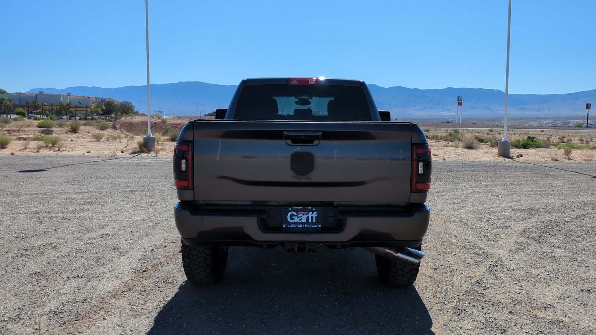 Used 2024 RAM 2500 Big Horn w/ Night Edition AWD/4WD image 4