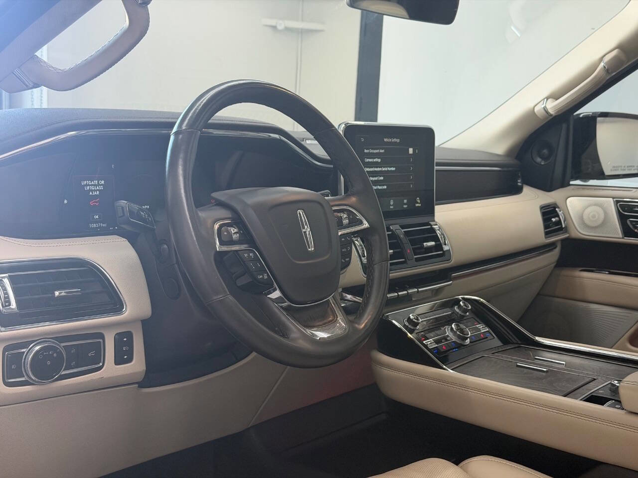 Used 2021 Lincoln Navigator Reserve AWD/4WD image 15