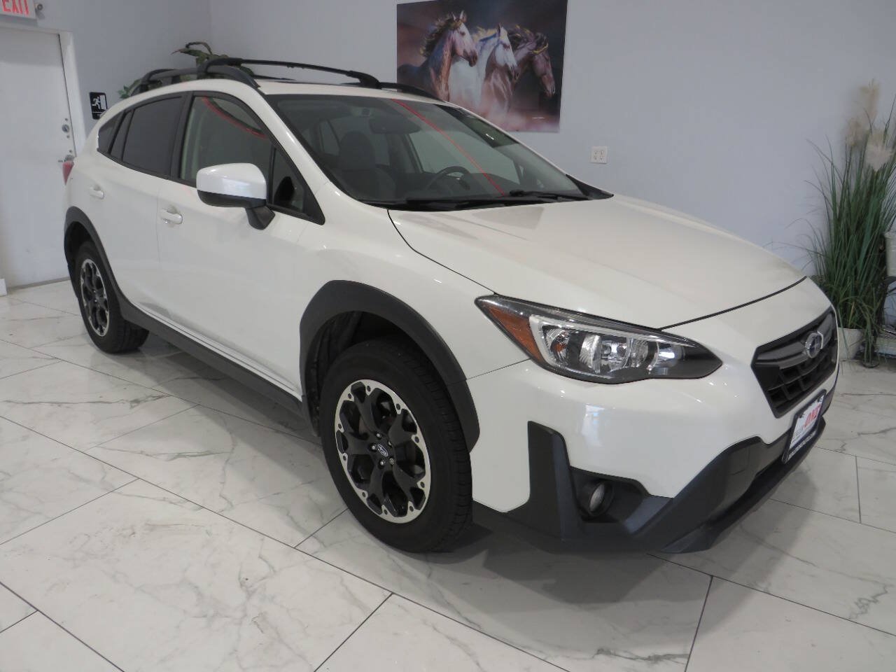 Used 2021 Subaru Crosstrek 2.0i Premium w/ Moonroof Package AWD/4WD image 2