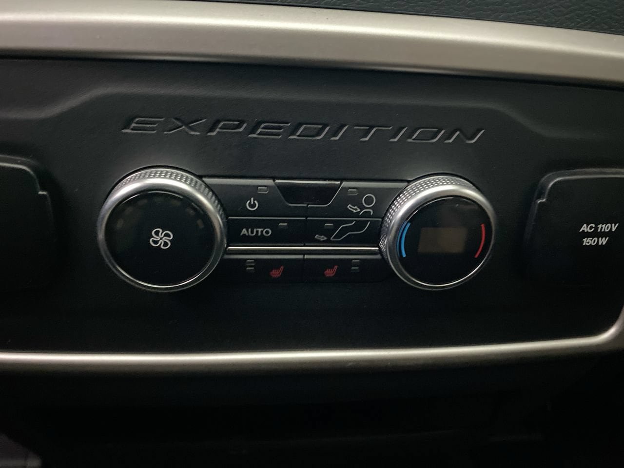 Used 2023 Ford Expedition Limited AWD/4WD image 28