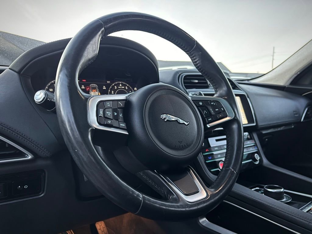 Used 2020 Jaguar F-PACE Prestige image 51