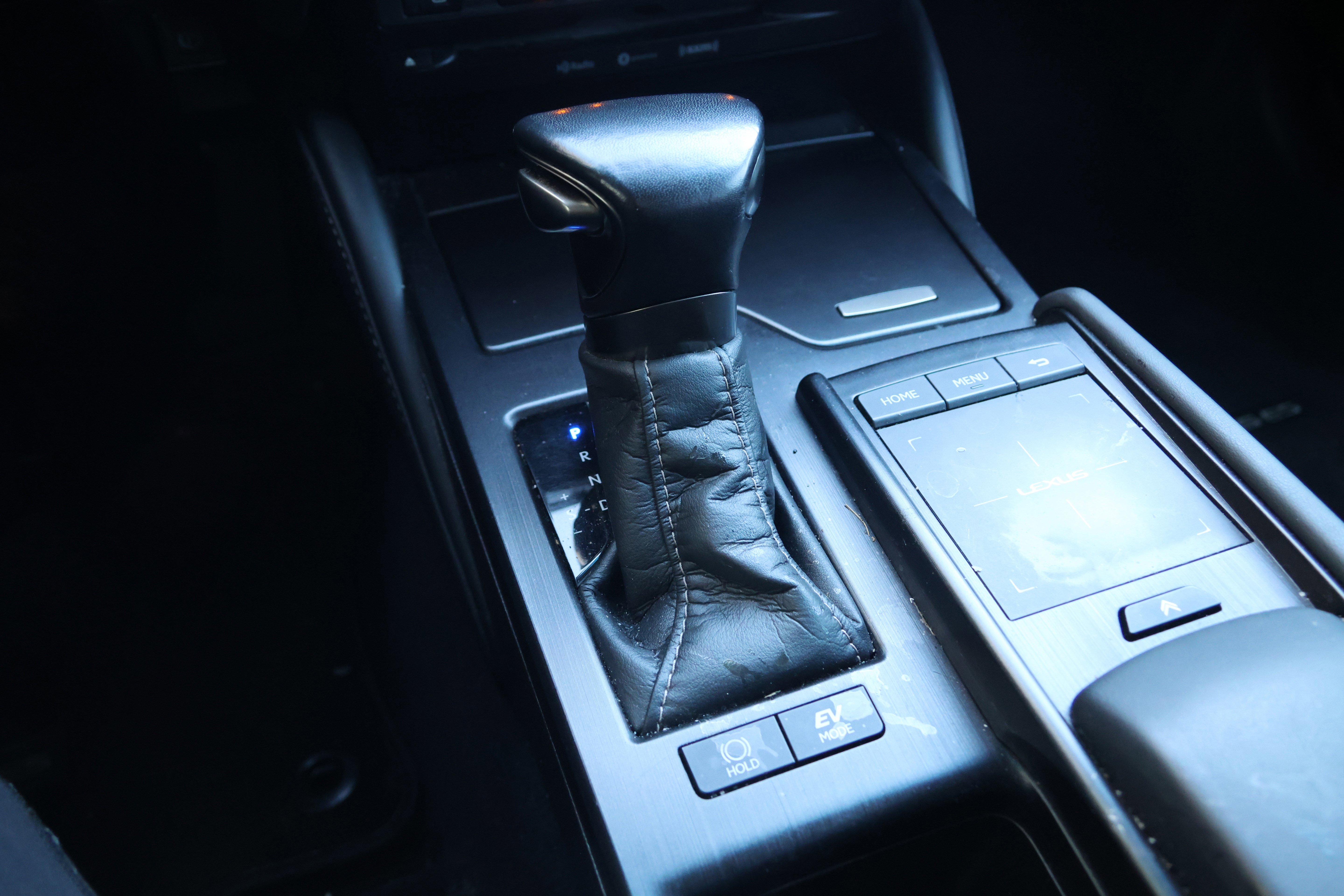 Certified 2021 Lexus ES 300h w/ Premium Package image 25