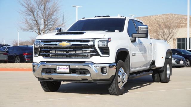 Used 2025 Chevrolet Silverado 3500 LTZ w/ LTZ Texas Edition image 3