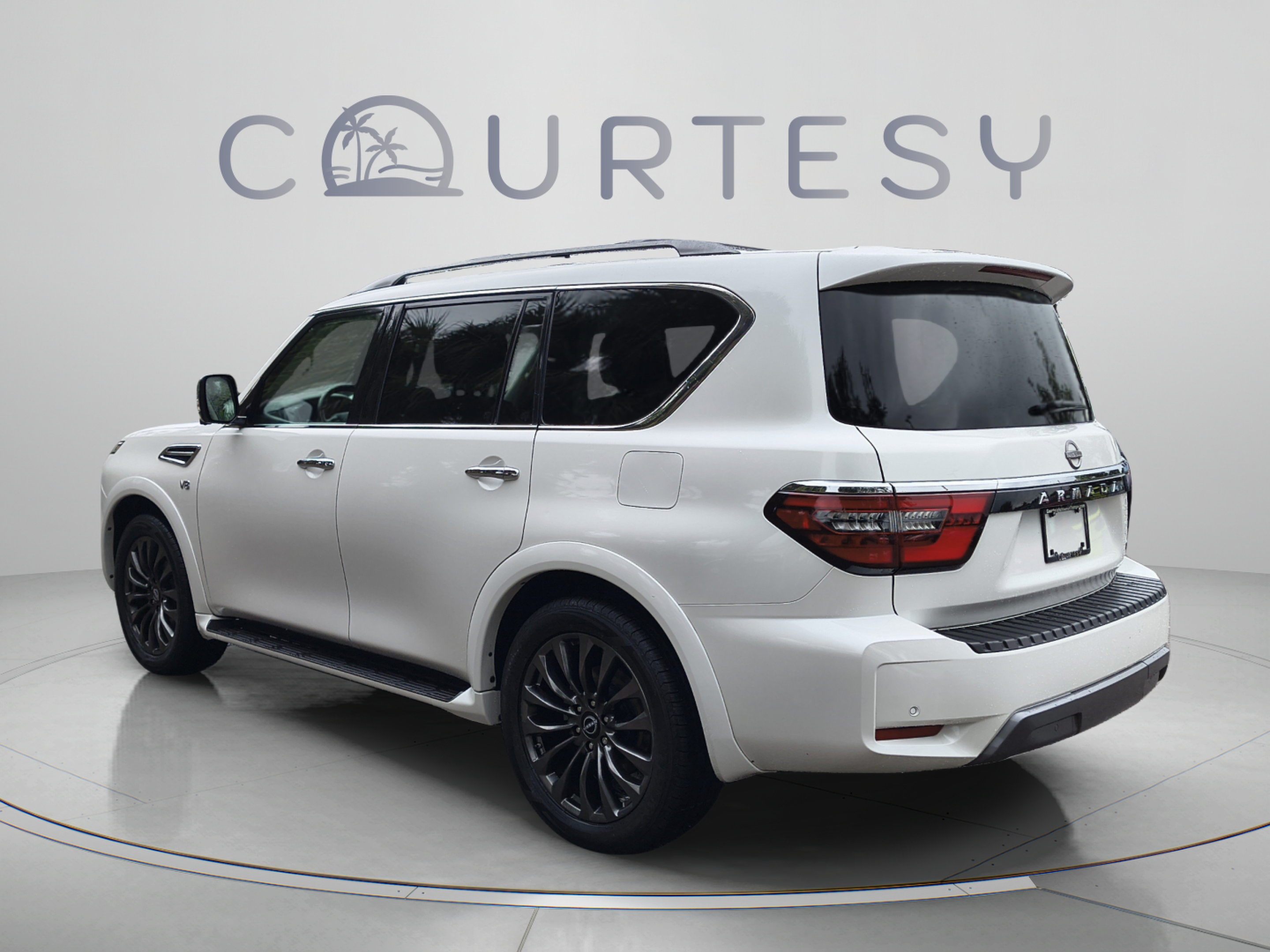 Certified 2022 Nissan Armada Platinum w/ Captain's Chairs Package RWD image 5