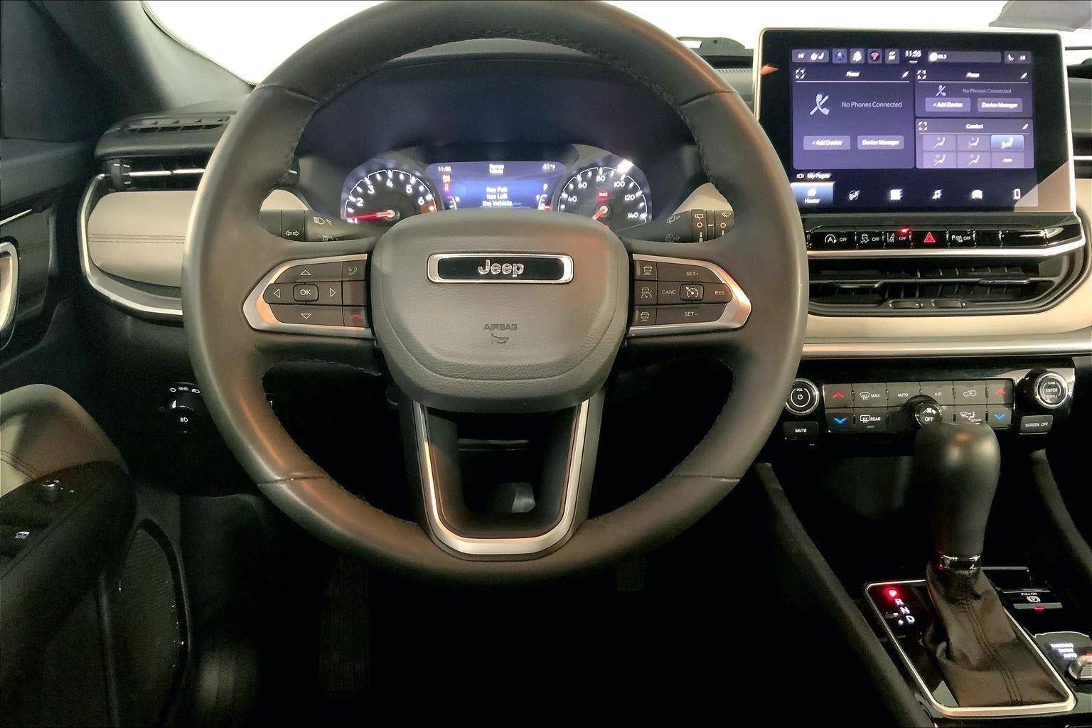 Used 2025 Jeep Compass Limited image 5
