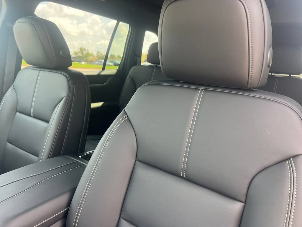 New 2027 GMC Acadia Elevation w/ Black Edition AWD/4WD image 12