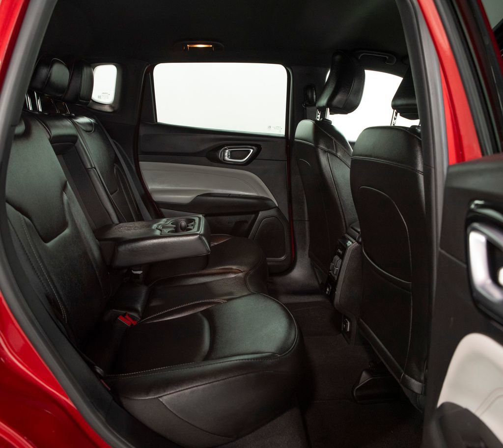 Used 2025 Jeep Compass Limited AWD/4WD image 18