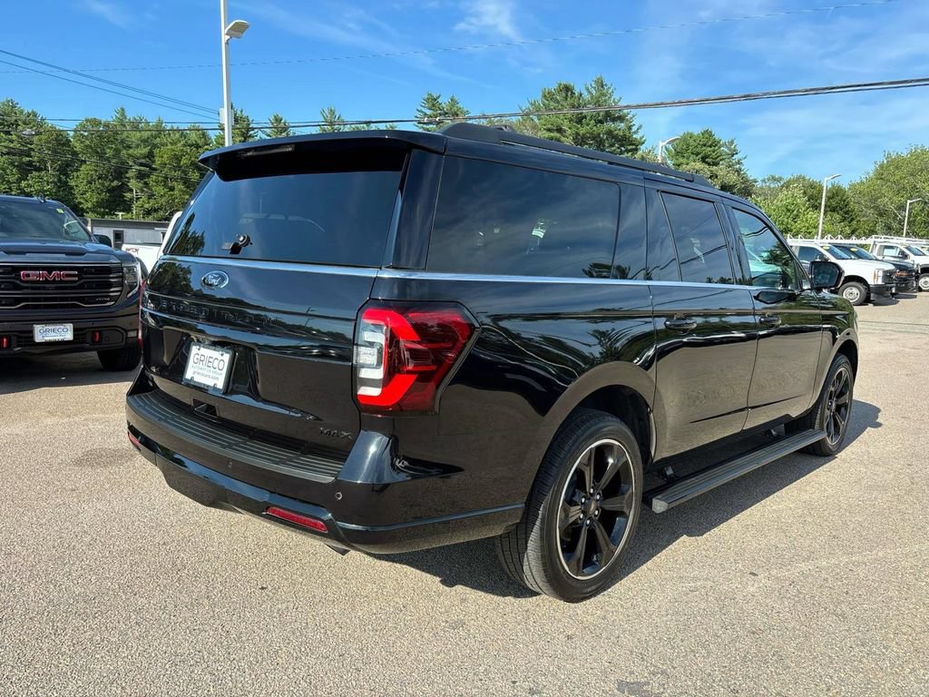 Used 2024 Ford Expedition Max Limited AWD/4WD image 3
