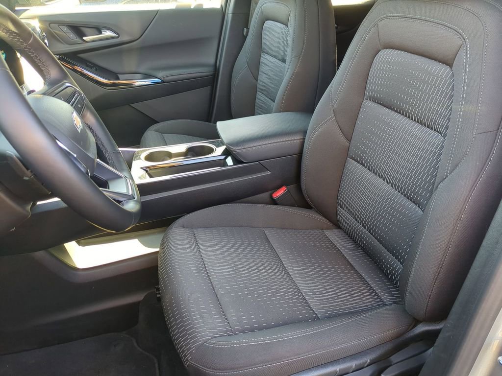 Used 2025 Chevrolet Equinox LT image 24