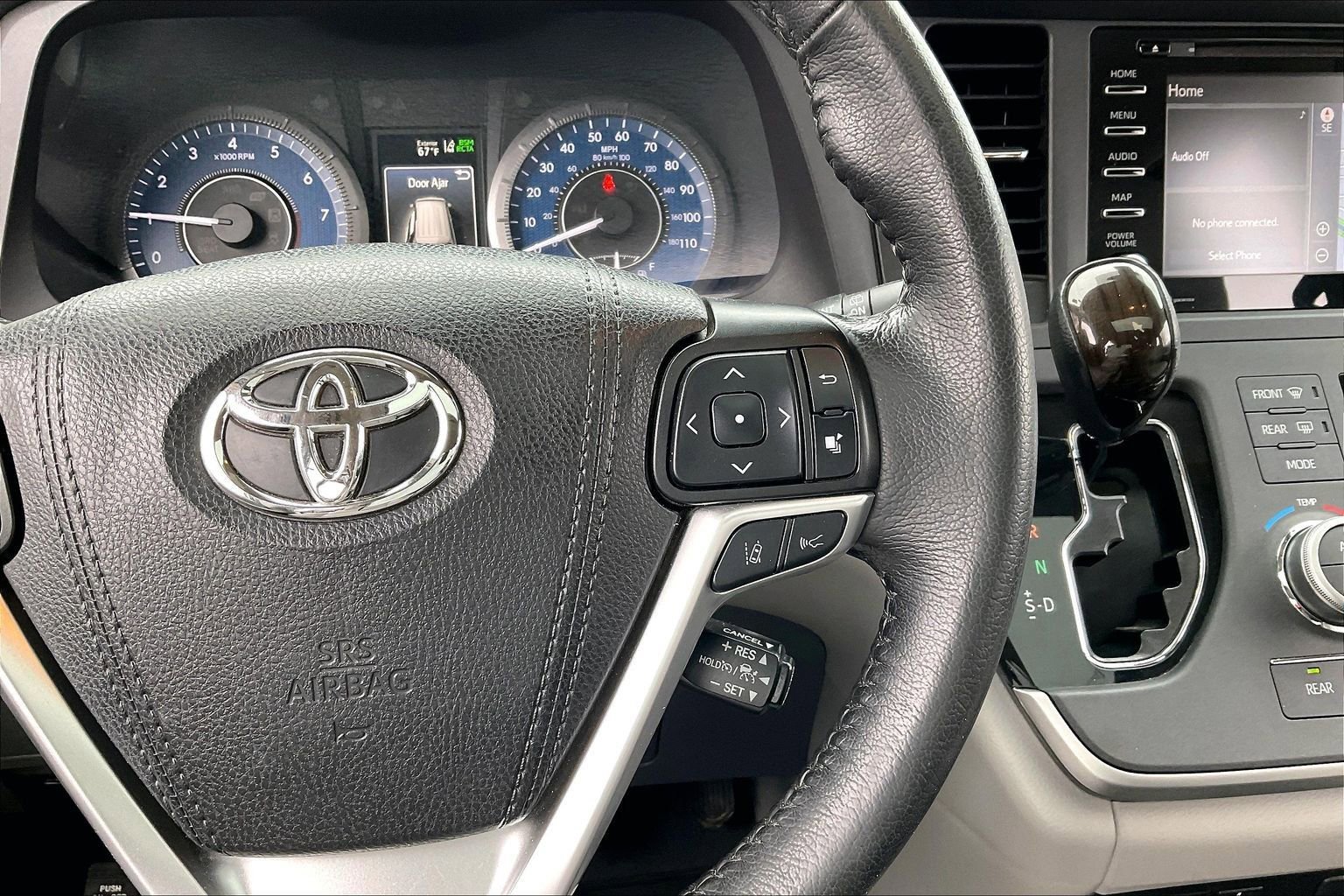 Used 2020 Toyota Sienna XLE w/ XLE Navigation Package image 20