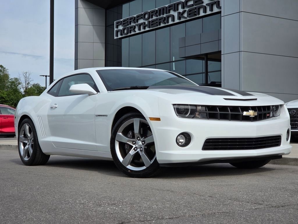 Used 2010 Chevrolet Camaro SS w/ RS Package RWD image 2