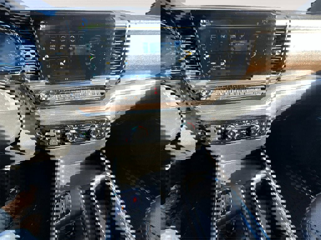 Used 2022 Chevrolet Silverado 1500 High Country w/ High Country Premium Package image 11