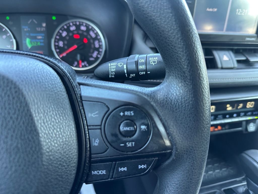 Used 2020 Toyota RAV4 XLE image 29