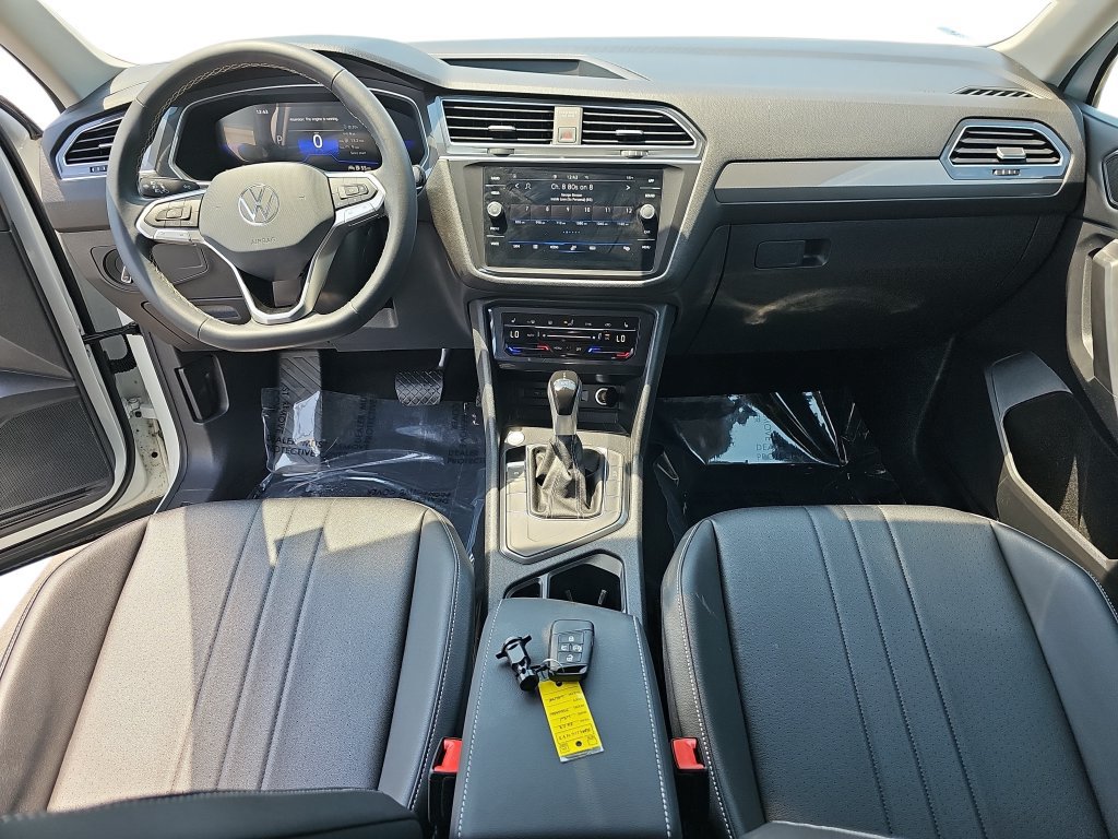 Used 2023 Volkswagen Tiguan SE FWD image 13