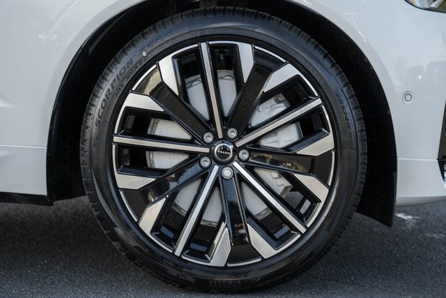 New 2026 Volvo XC60 B5 Ultra w/ Protection Package Premier image 16