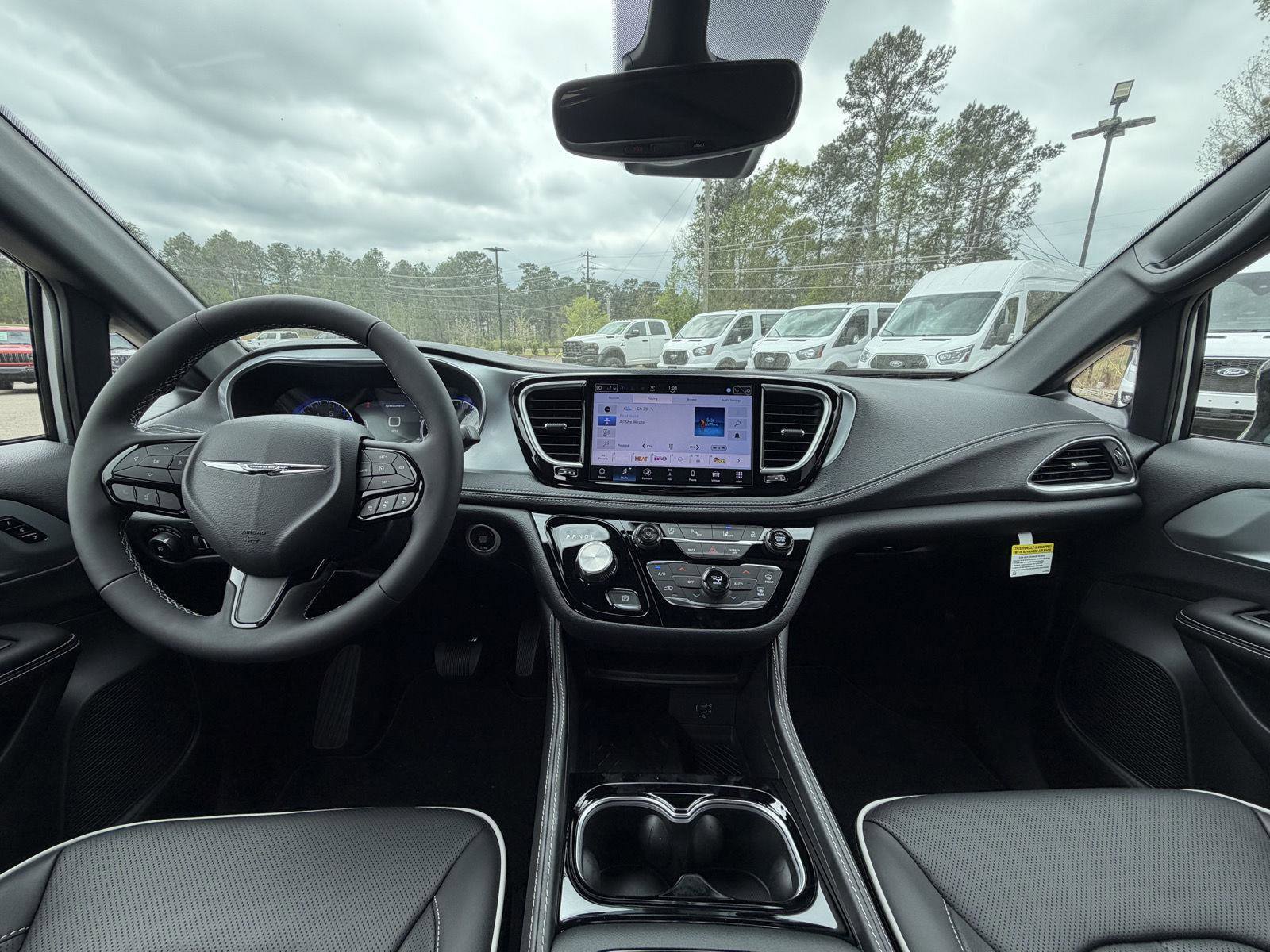 New 2026 Chrysler Pacifica Limited w/ S Appearance Package image 7