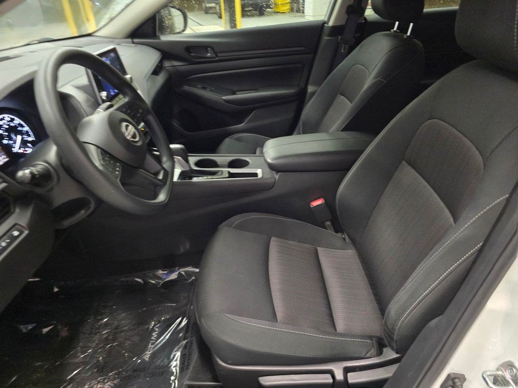 Used 2025 Nissan Altima 2.5 S FWD image 16