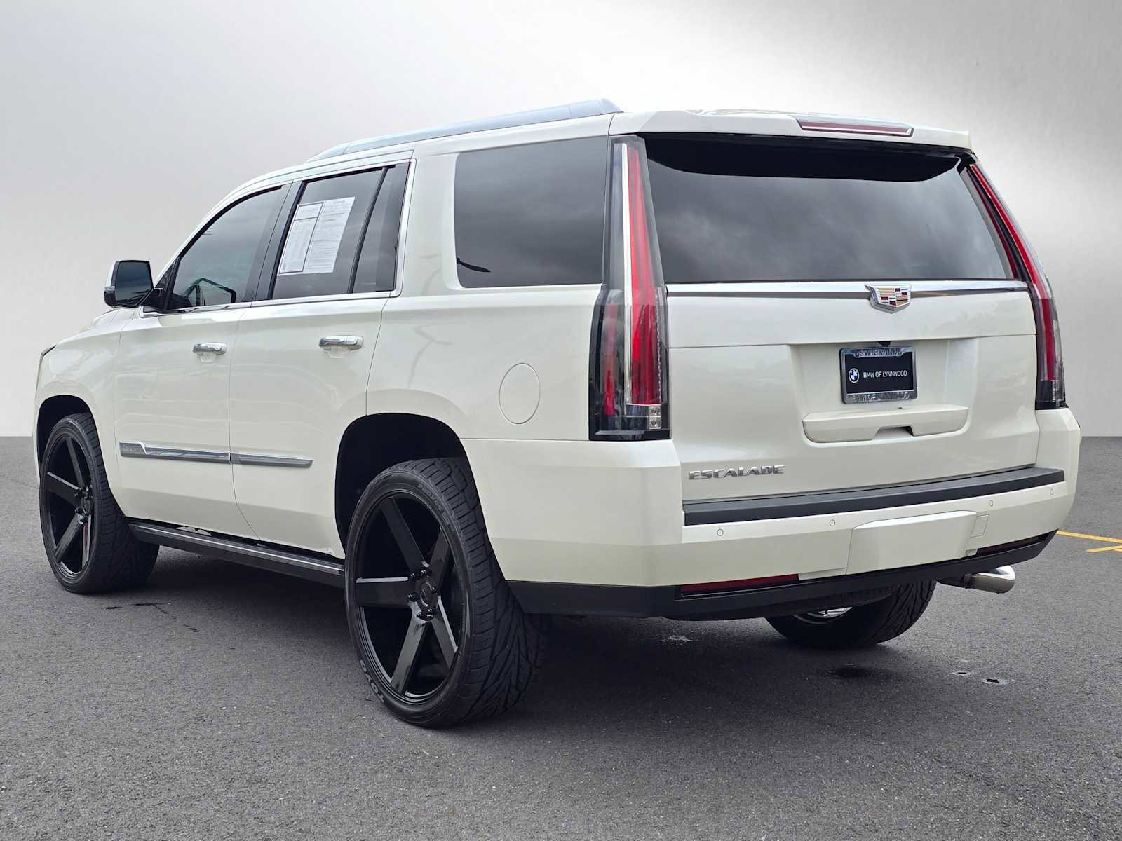 Used 2015 Cadillac Escalade Premium AWD/4WD image 5