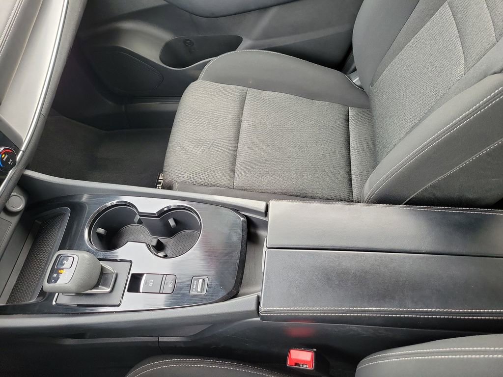 Used 2025 Nissan Rogue SV image 22