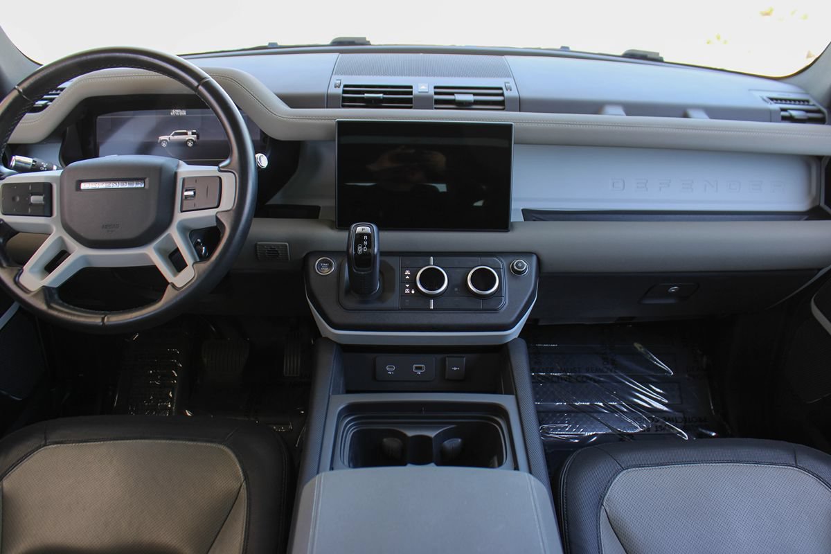 Used 2022 Land Rover Defender 110 X-Dynamic SE AWD/4WD image 12