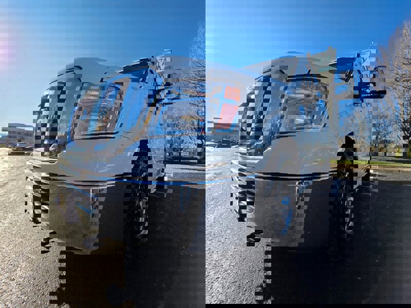 Used 2018 Nissan NV 3500 SL w/ Navigation Package image 9