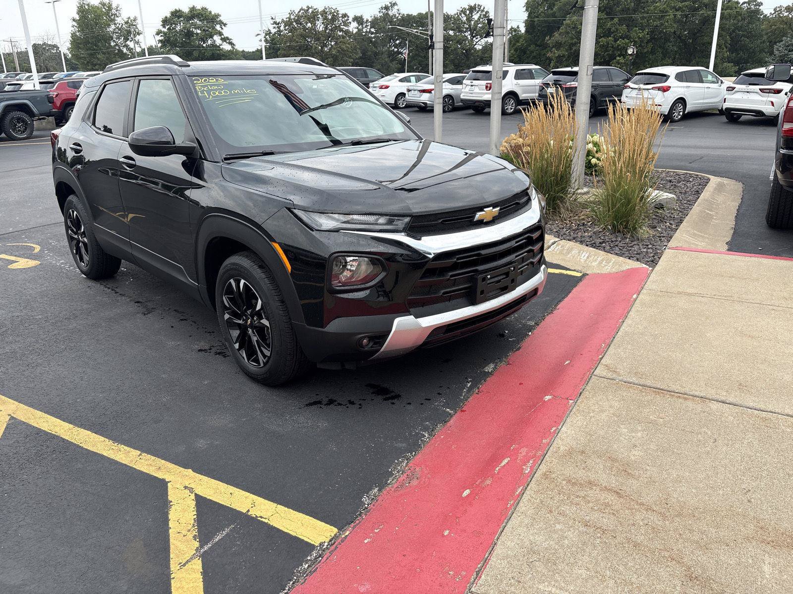 Used 2023 Chevrolet TrailBlazer LT AWD/4WD image 3