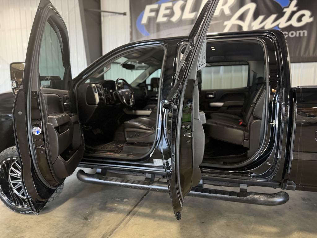 Used 2019 Chevrolet Silverado 2500 LTZ w/ Midnight Edition AWD/4WD image 37