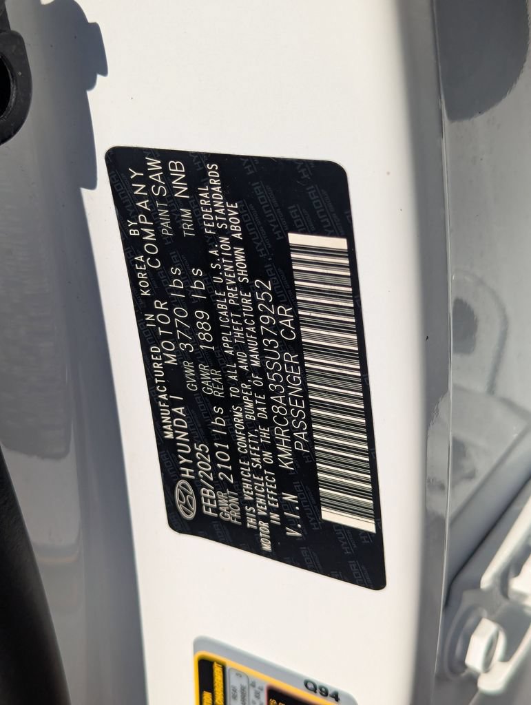 Used 2025 Hyundai Venue SEL FWD image 35
