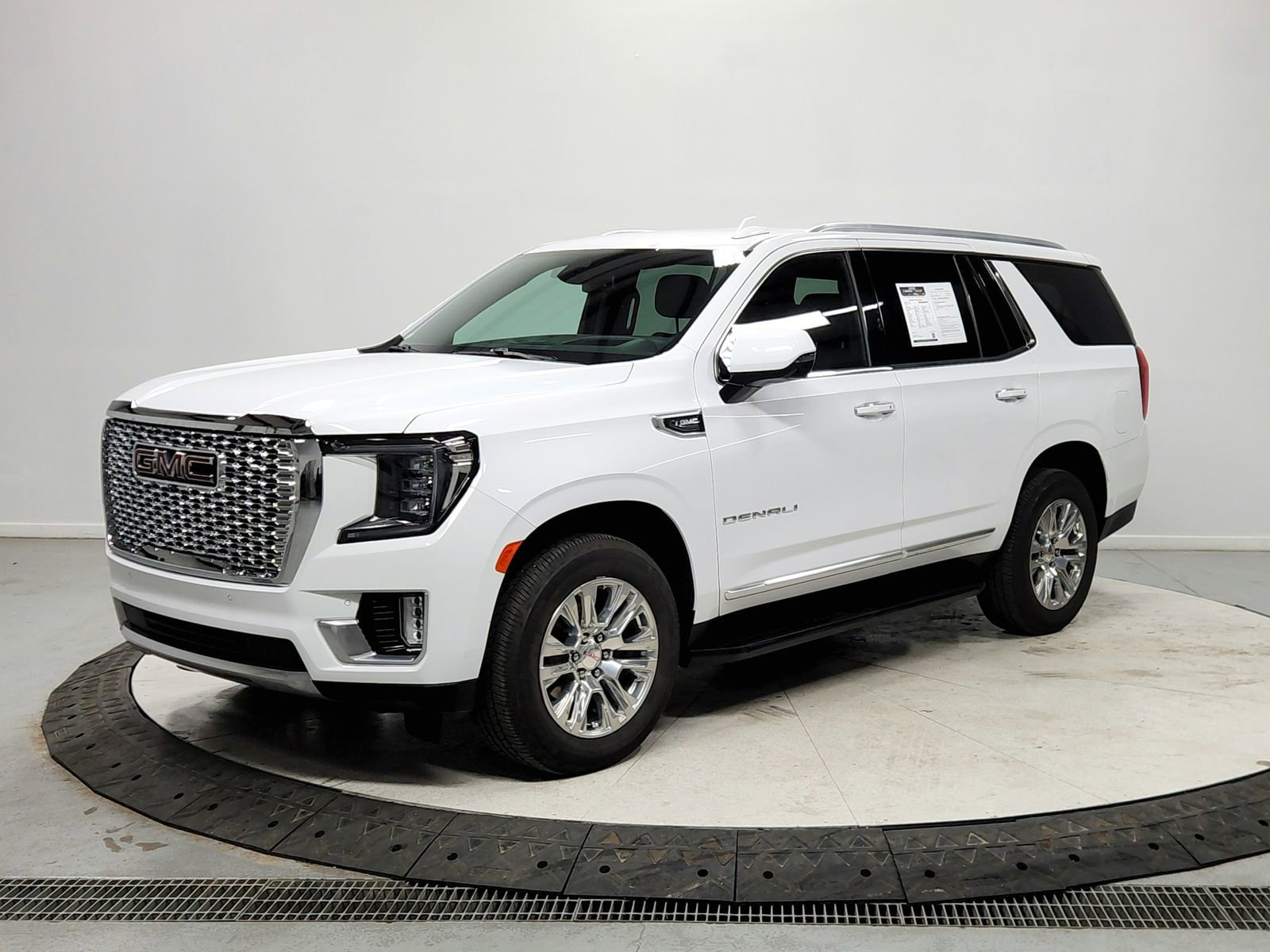 Used 2023 GMC Yukon Denali image 3