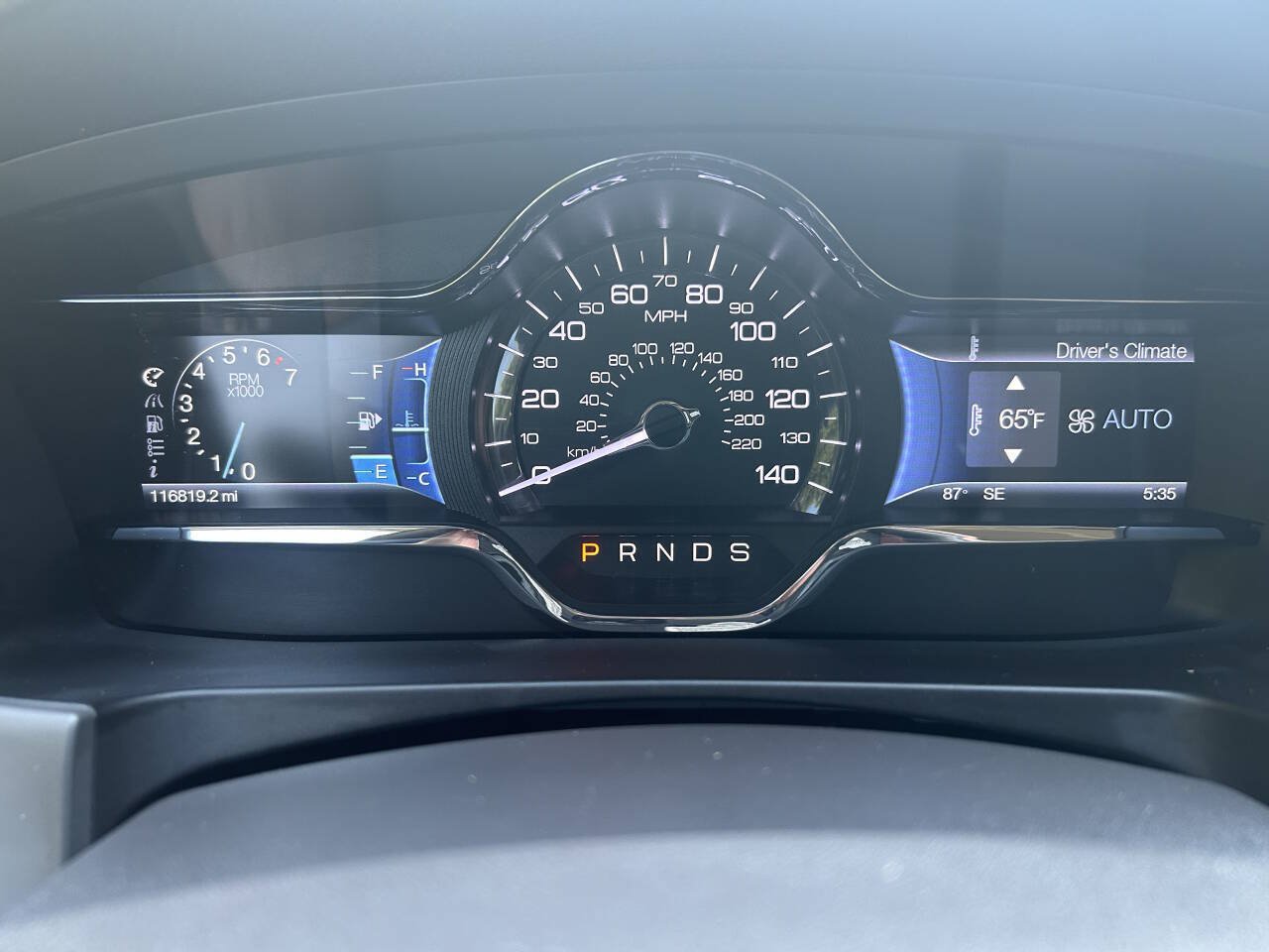 Used 2013 Lincoln MKS AWD image 16