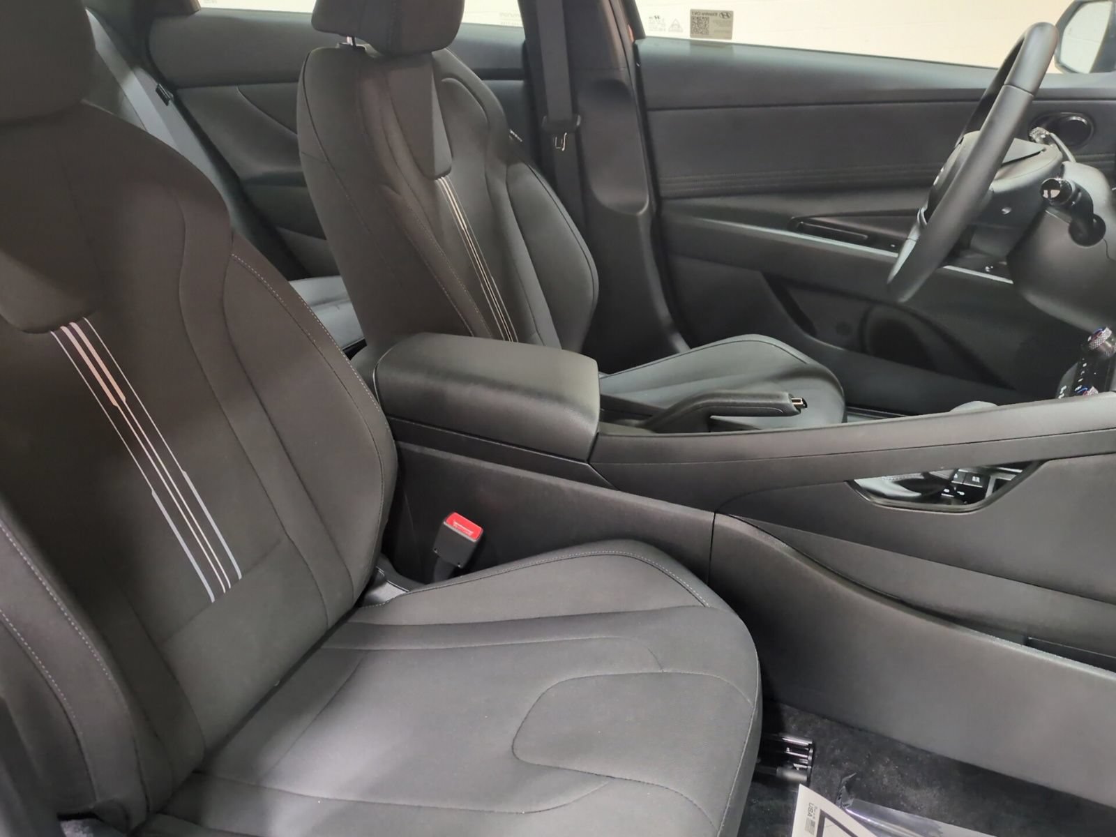 Certified 2025 Hyundai Elantra Sport FWD image 10
