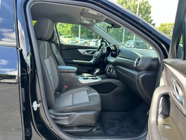Used 2025 Chevrolet Blazer LT AWD/4WD image 17