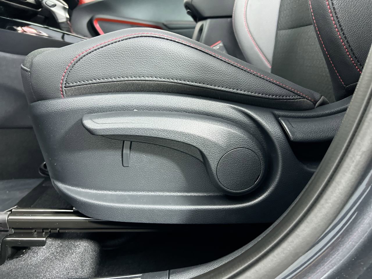 Certified 2025 Kia Soul GT-Line w/ GT-Line Technology Package FWD image 15
