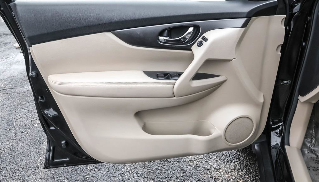 Used 2015 Nissan Rogue S image 24